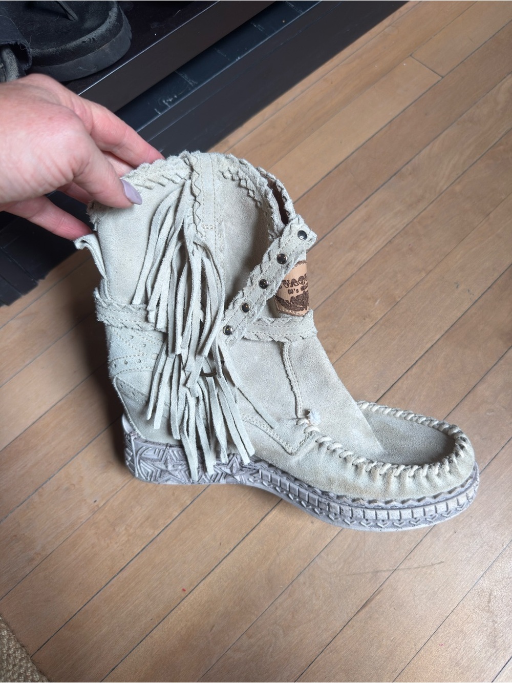 El Vaquero Fringe Suede Moccasin Boot - Cream
